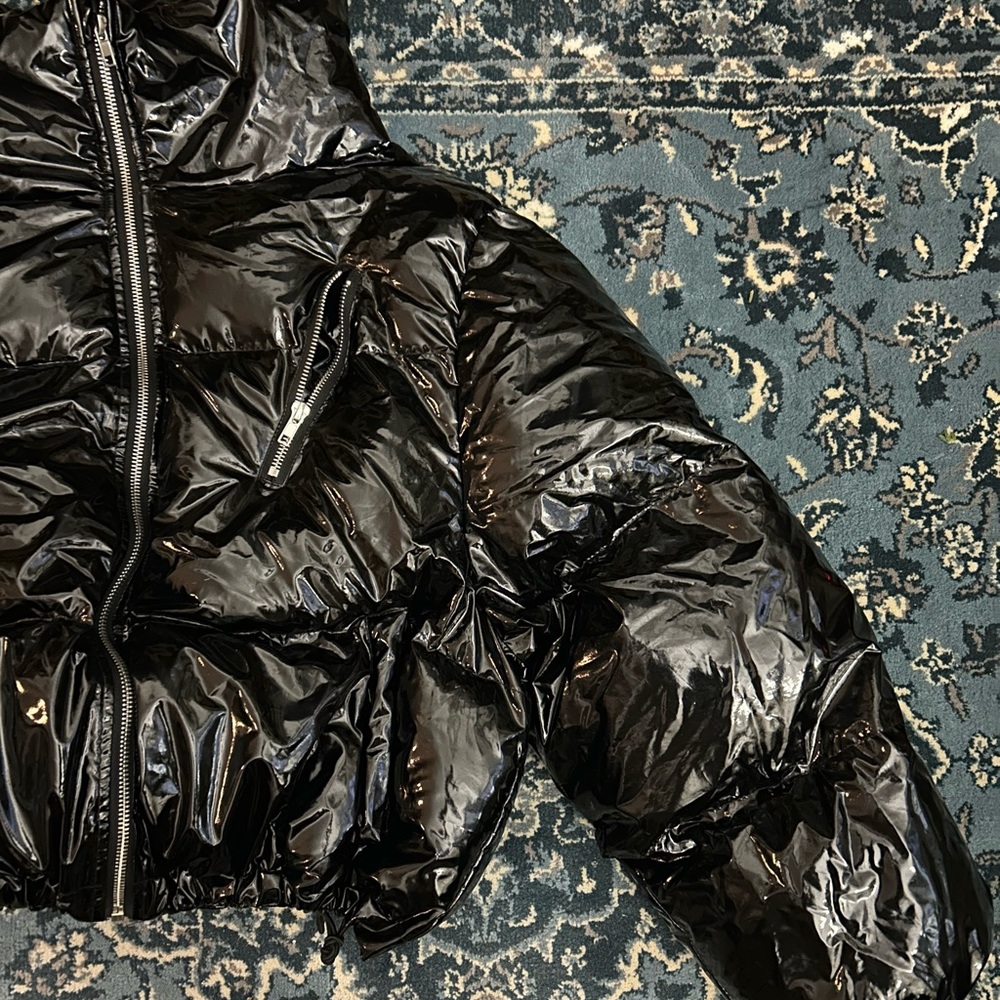 DO NOT PURCHASE ✨Quilted shiny puffer coat from boohoo✨
Size fits medium/large